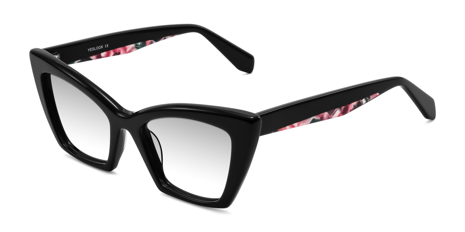 Angle of Wayar in Black with Gray Gradient Lenses
