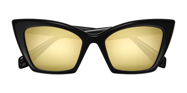 Front of Wayar in Black