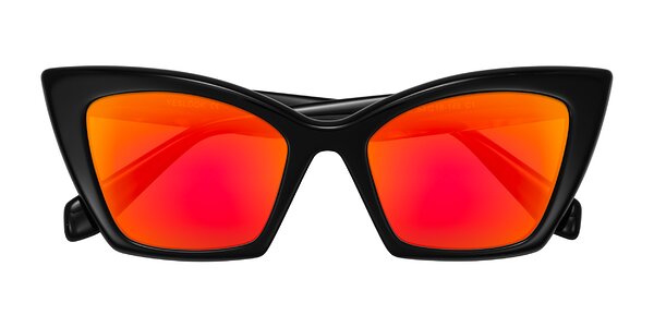 Front of Wayar in Black