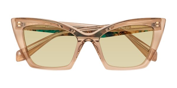 Front of Wayar in Champagne