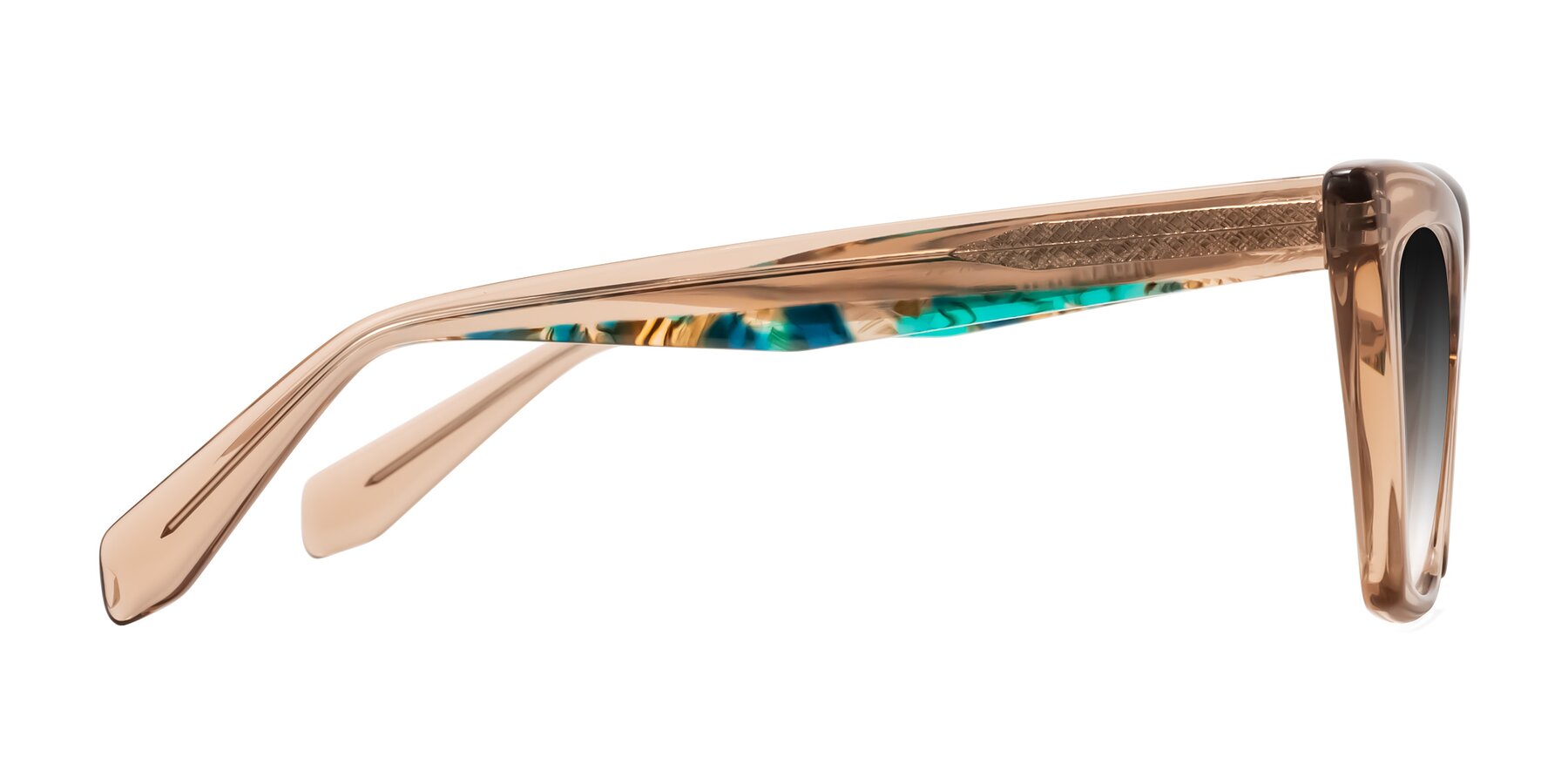 Side of Wayar in Champagne with Gray Gradient Lenses