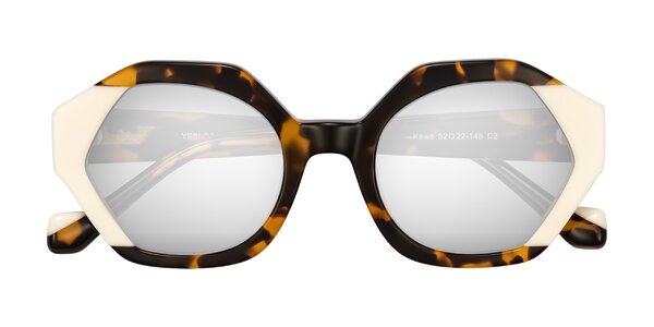 Front of Kawa in Tortoise/Ivory