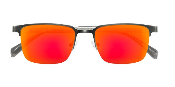 Front of Tunt in Brushed Silver