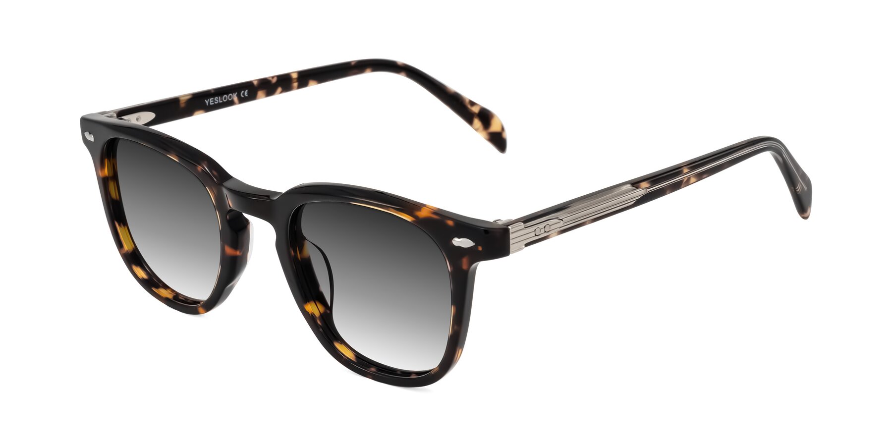 Angle of Palu in Tortoise with Gray Gradient Lenses