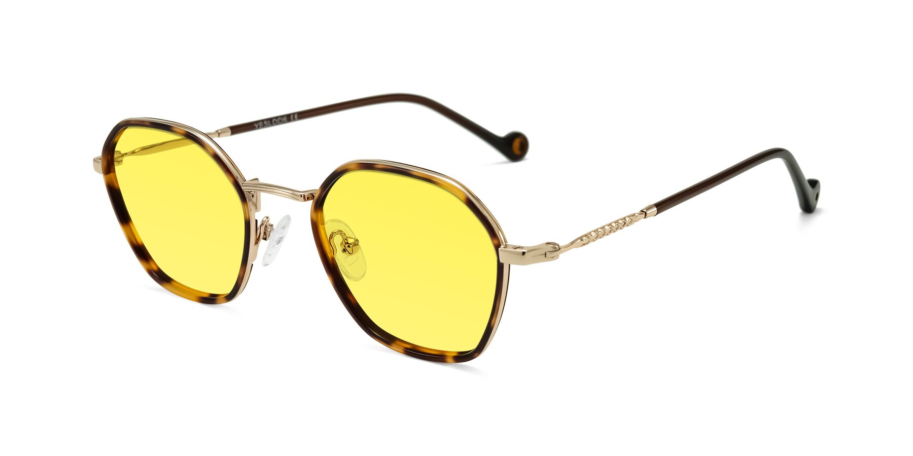 Angle of Dalon in Leopard-Print/Gold with Medium Yellow Tinted Lenses