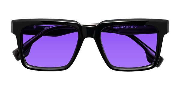 Front of Kieta in Black/Gray Brown Striped