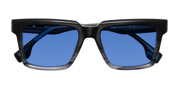 Front of Kieta in Gradient Gray/Blue Striped