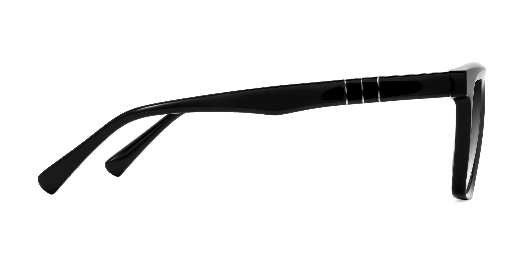 Side of Itasca in Black with Gray Gradient Lenses