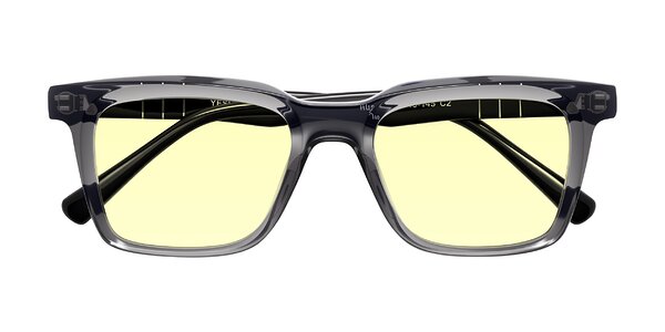 Front of Itasca in Transparent Gray/Black