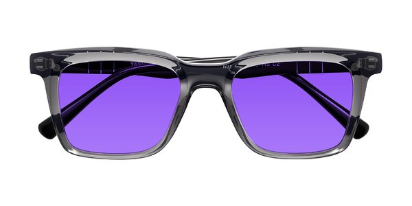 Front of Itasca in Transparent Gray/Black