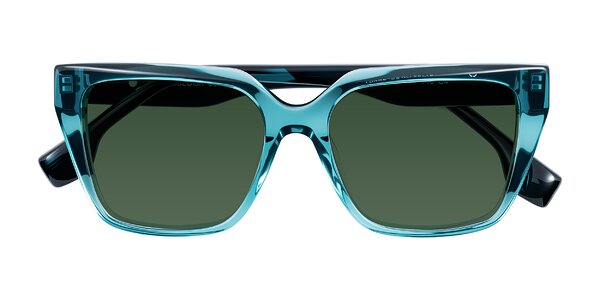 Front of Gwee in Blue/Teal Striped