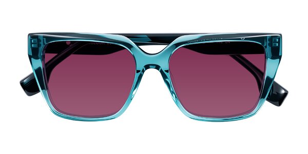 Front of Gwee in Blue/Teal Striped