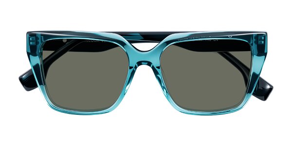 Front of Gwee in Blue/Teal Striped