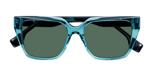 Front of Gwee in Blue/Teal Striped