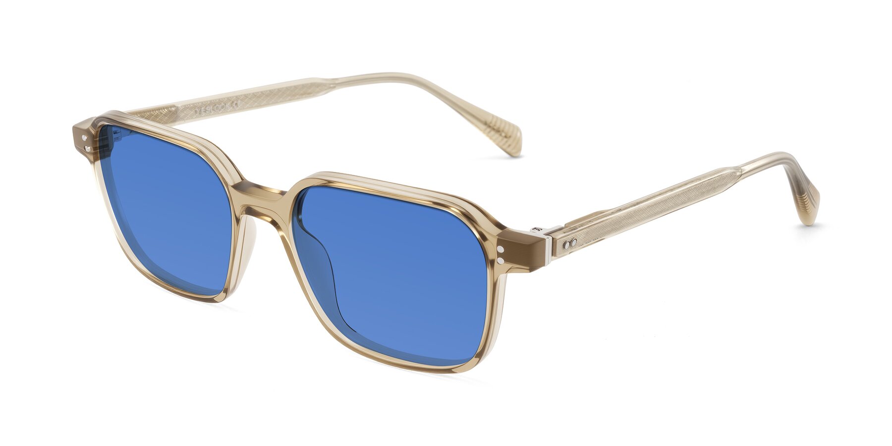 Angle of Schwedts in Champagne with Blue Tinted Lenses