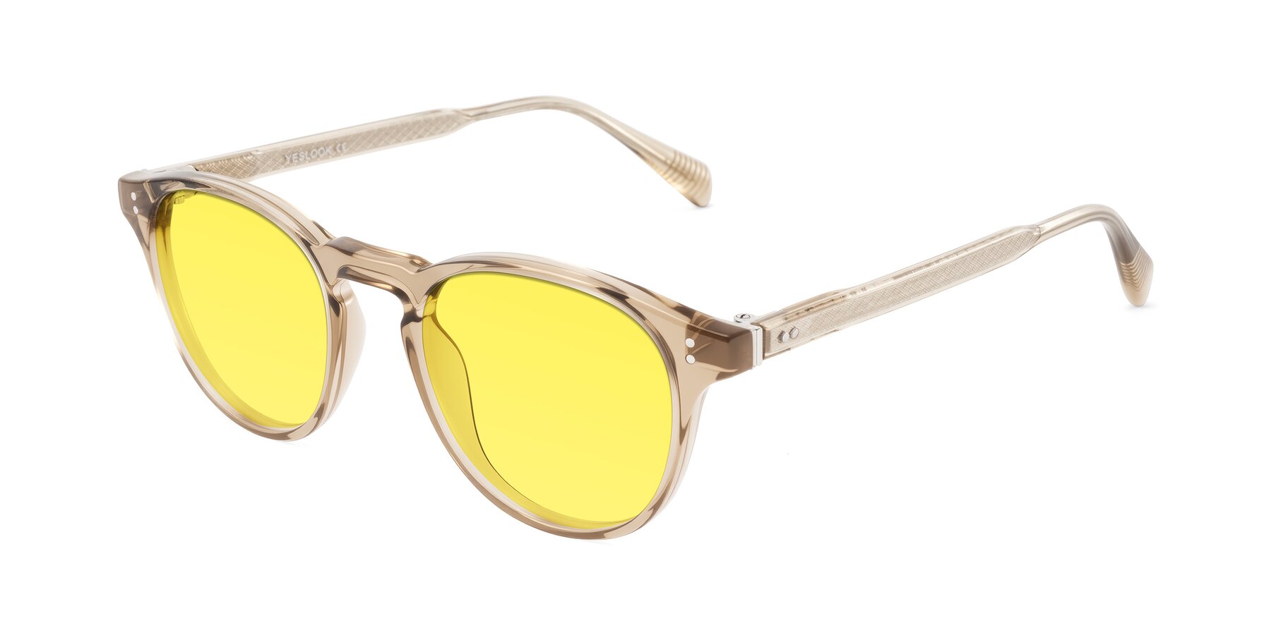 Angle of Dayen in Champagne with Medium Yellow Tinted Lenses