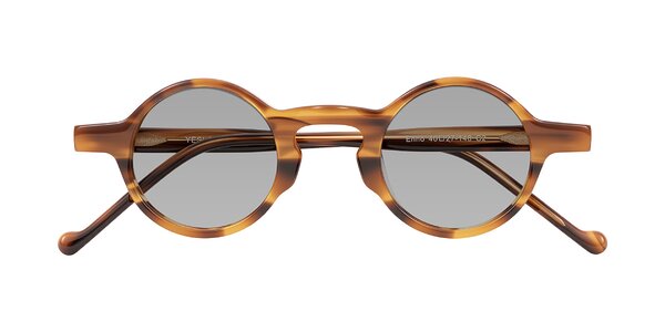 Front of Enno in Amber Striped