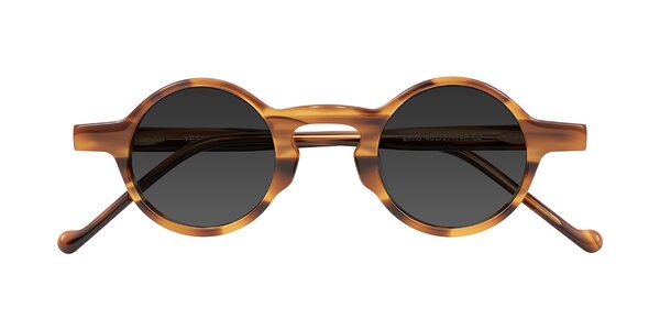 Front of Enno in Amber Striped