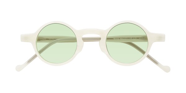 Front of Enno in Jade White