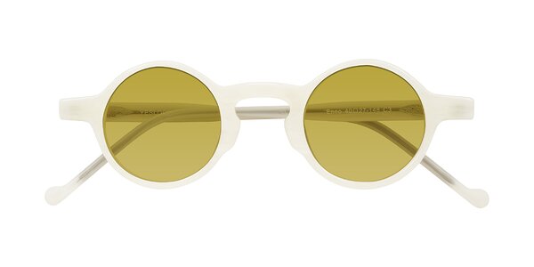 Front of Enno in Jade White