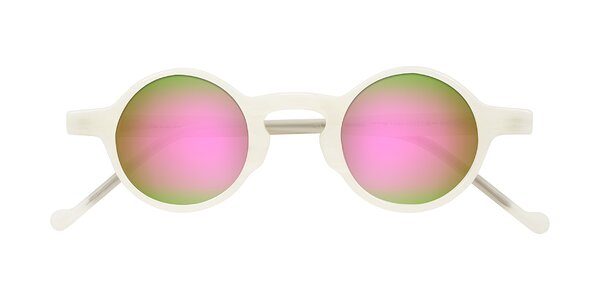 Front of Enno in Jade White