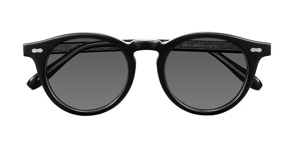 Front of Jairo in Black