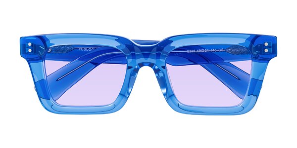 Front of Izael in Transparent Blue