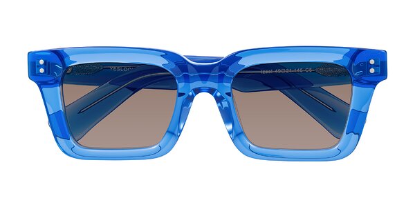 Front of Izael in Transparent Blue