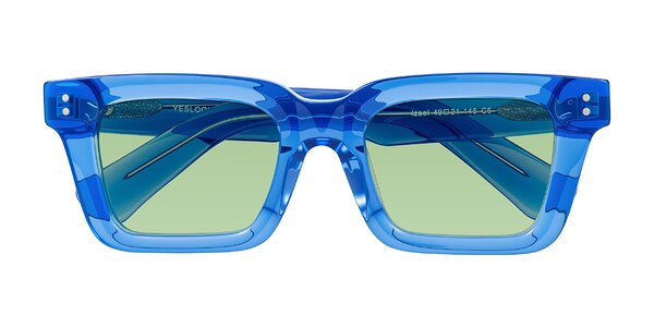 Front of Izael in Transparent Blue