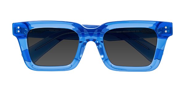 Front of Izael in Transparent Blue