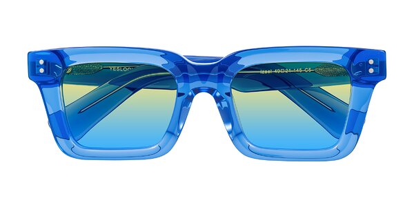 Front of Izael in Transparent Blue