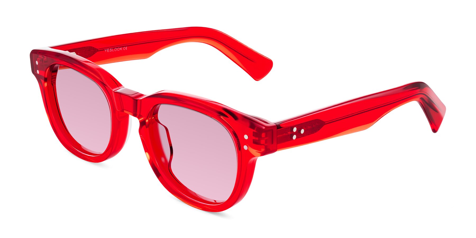 Angle of Jasiri in Chili Pepper with Light Wine Tinted Lenses