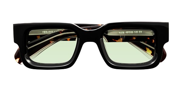 Front of Nuria in Black/Tortoise