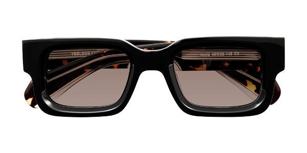 Front of Nuria in Black/Tortoise