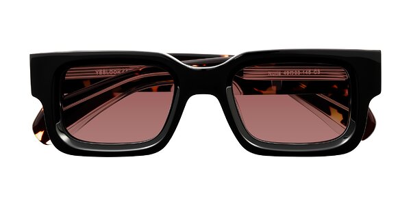 Front of Nuria in Black/Tortoise