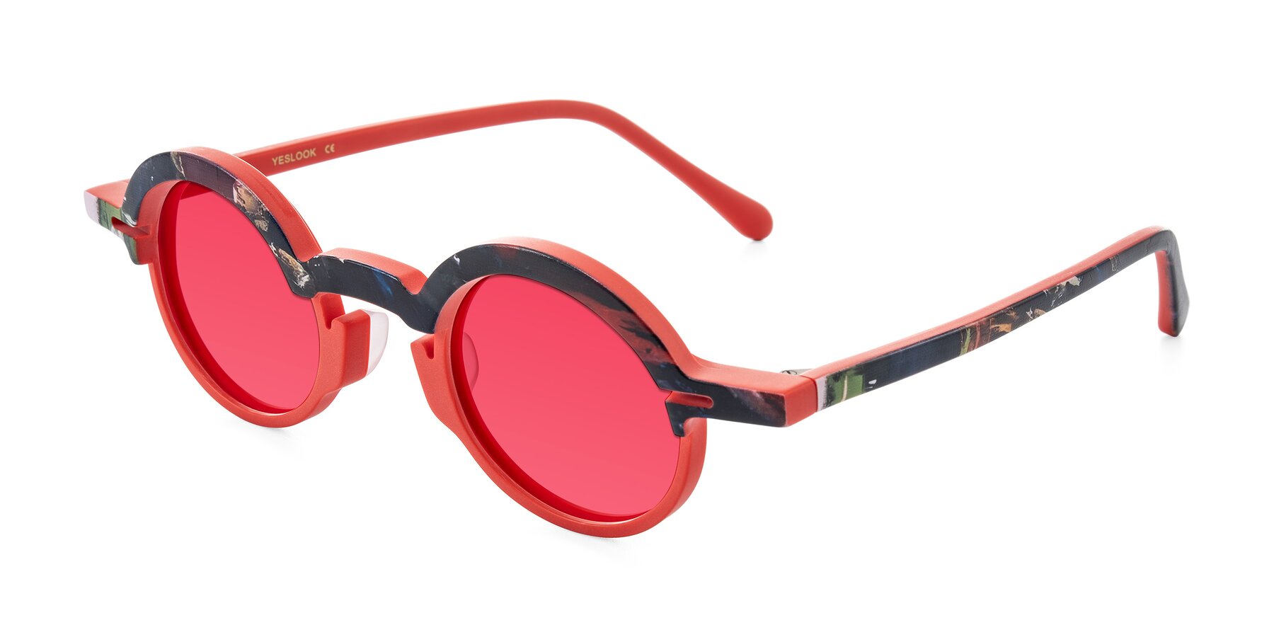 Angle of Maizel in Scarlet Mirage with Red Tinted Lenses