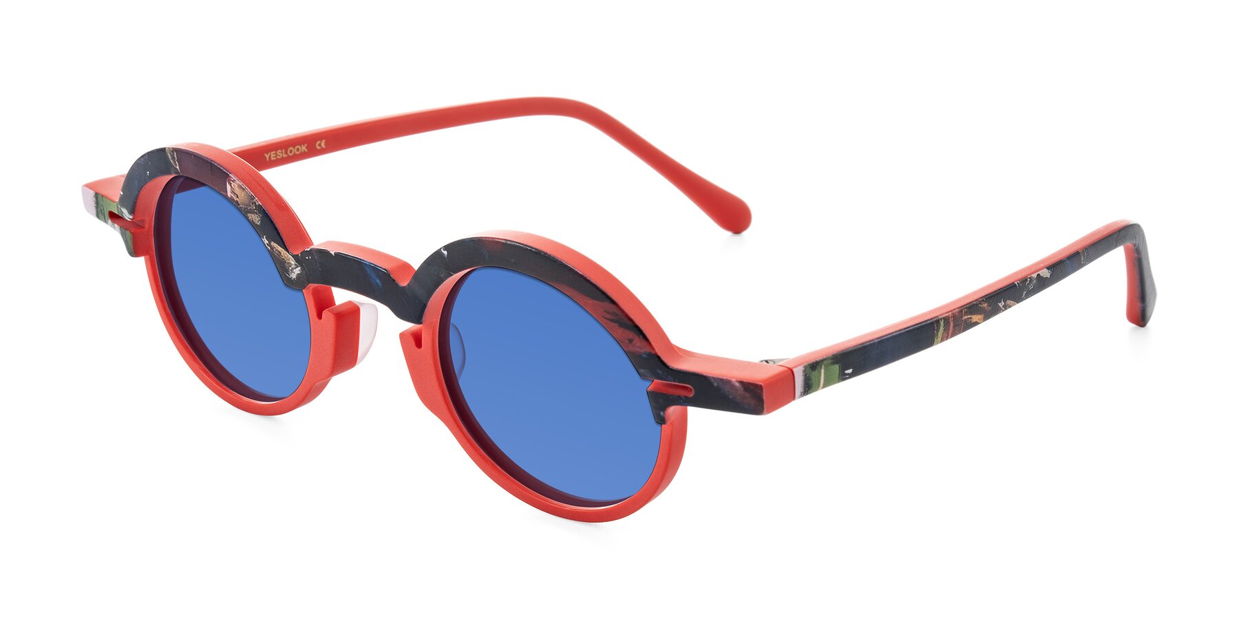 Angle of Maizel in Scarlet Mirage with Blue Tinted Lenses