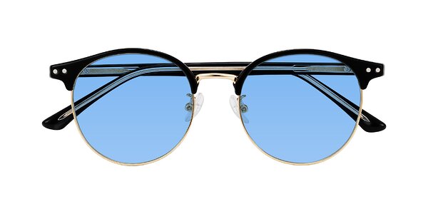 Front of Karnes in Black/Gold