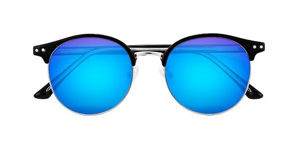 Front of Karnes in Black/Silver