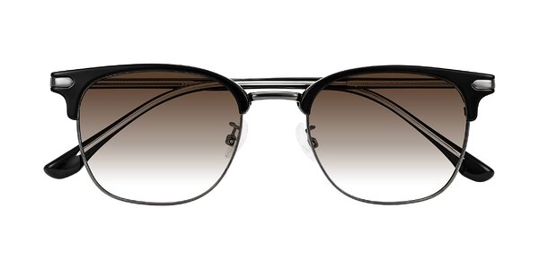 Front of Raguti in Black/Gunmetal