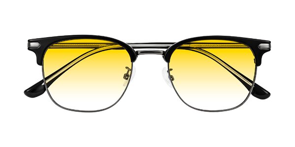 Front of Raguti in Black/Gunmetal