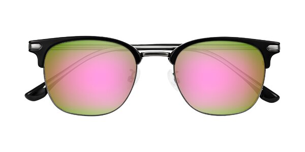 Front of Raguti in Black/Gunmetal