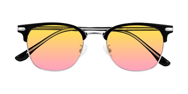 Front of Raguti in Black/Silver