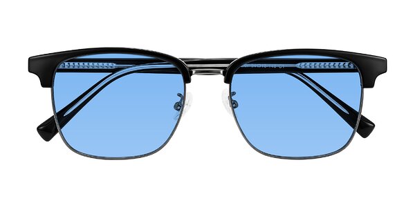 Front of Waxler in Black/Gunmetal