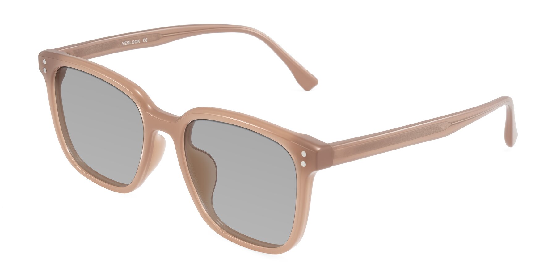 Angle of Ordoyo in Chestnut with Light Gray Tinted Lenses