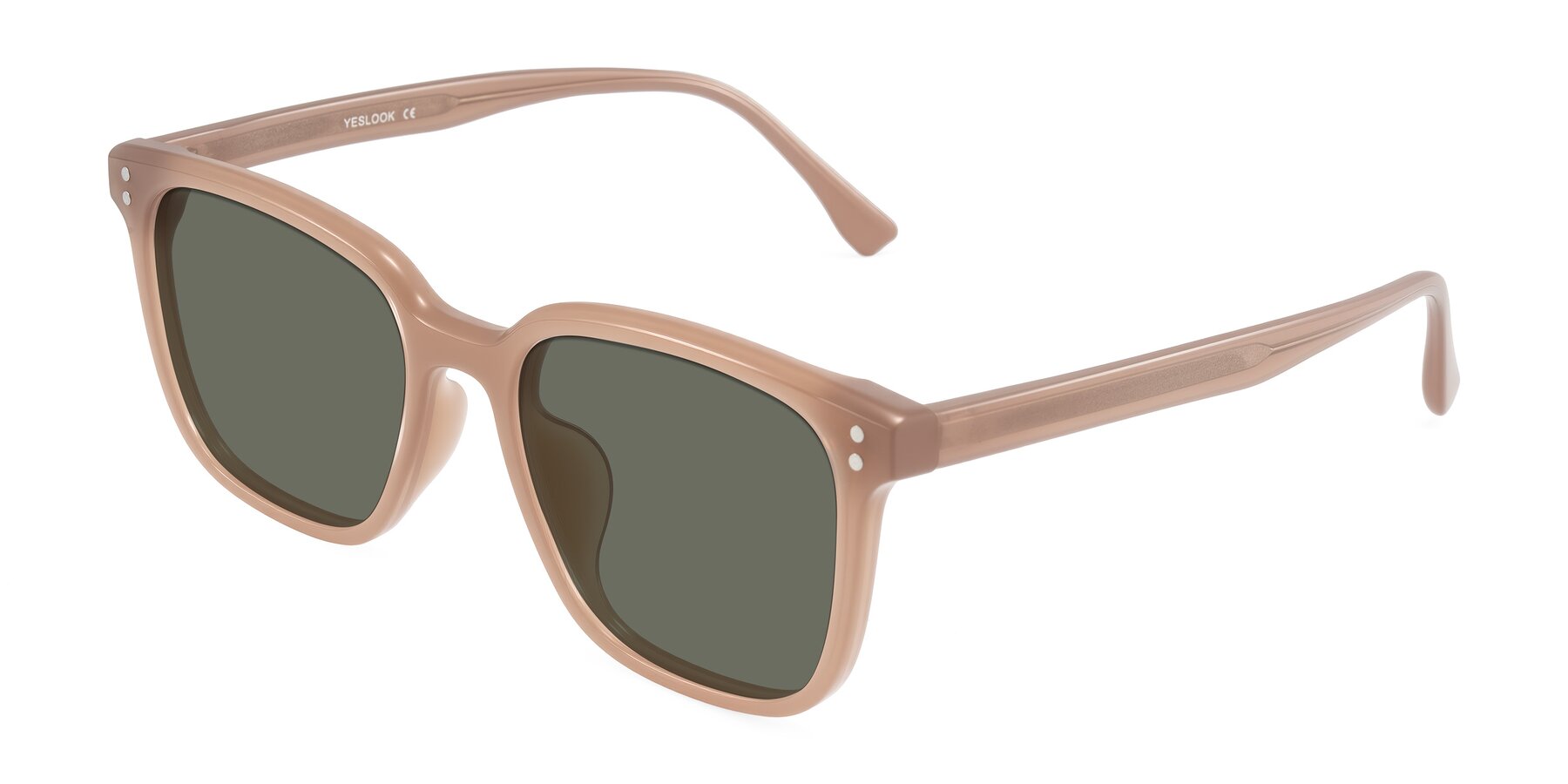 Angle of Ordoyo in Chestnut with Gray Polarized Lenses