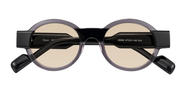 Front of Talori in Transparent Gray/Black