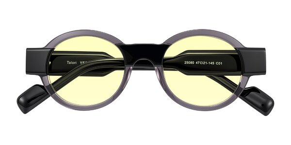 Front of Talori in Transparent Gray/Black