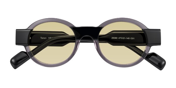 Front of Talori in Transparent Gray/Black