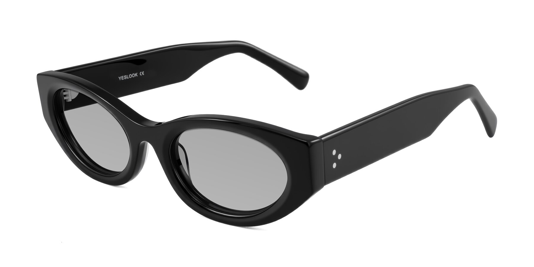 Angle of Begonia in Black with Light Gray Tinted Lenses